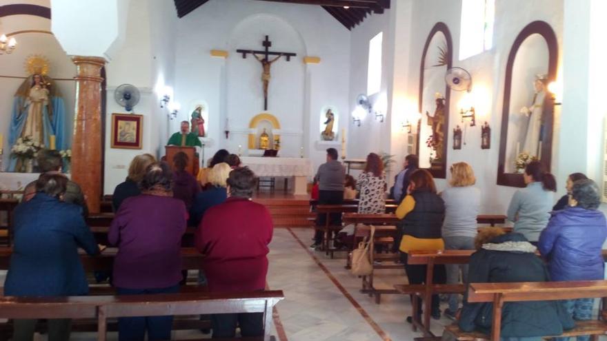 En la iglesia de Santa Ana de Totalán se ha celebrado una eucaristía este domingo dedicada al pequeño Julen.