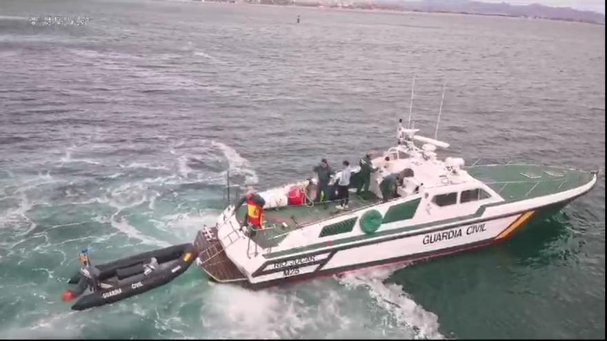 La Guardia Civil rescata a un pescador en València