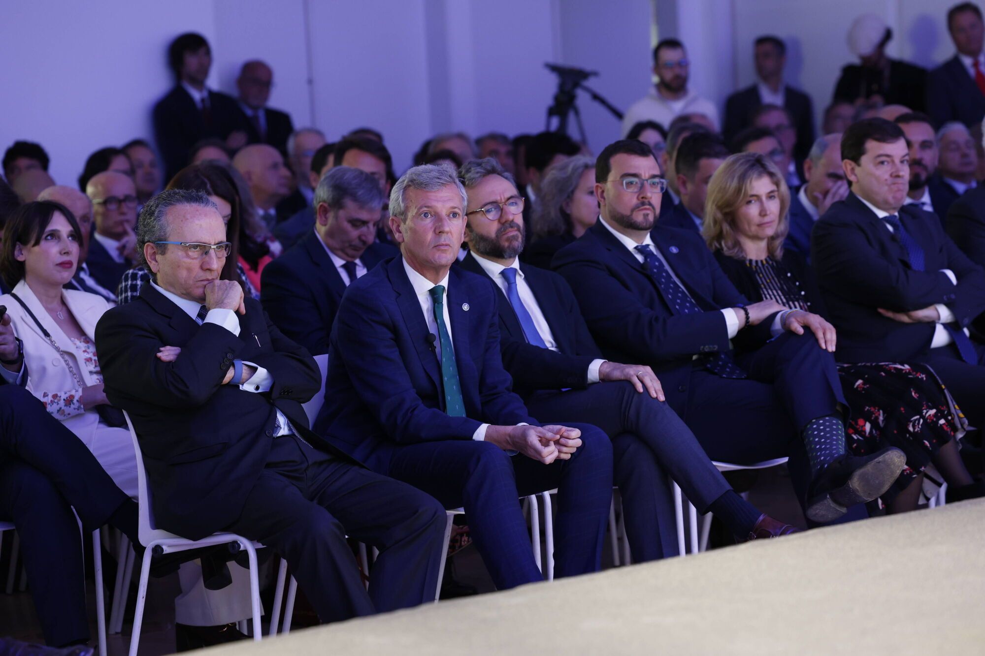 Los presidentes autonómicos de Galicia, Asturias y Castilla y León se suman al Foro del Noroeste para participar en una mesa redonda. 