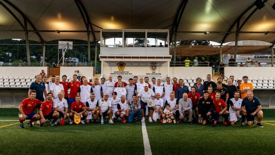 Los veteranos de la Peña Deportiva vencen por 2-0 al equipo de la selección de notarios