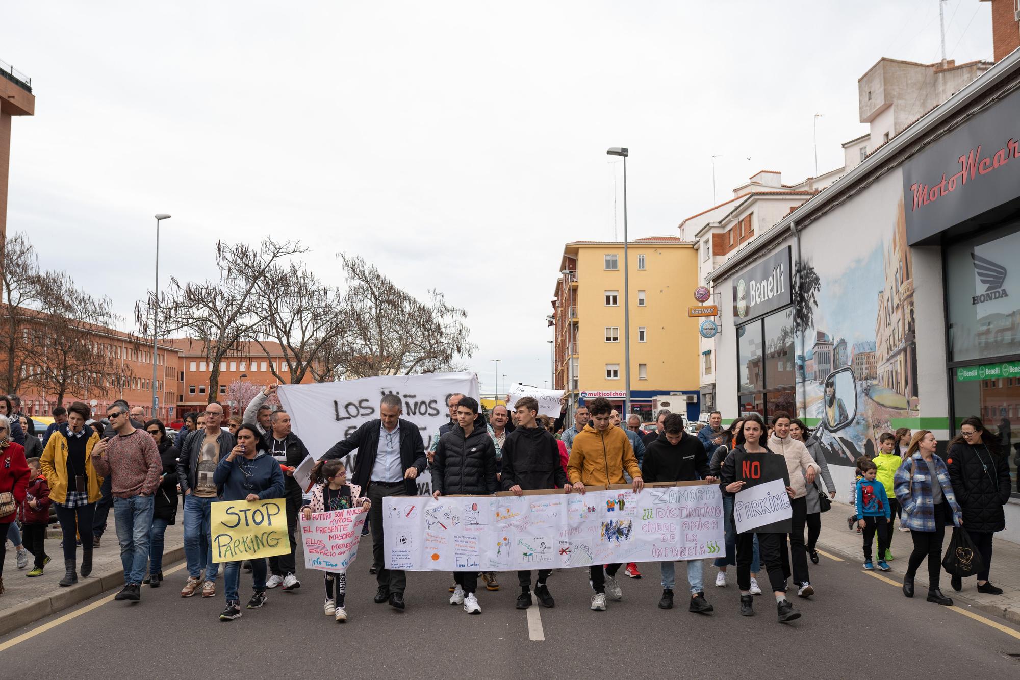 MANIFESTACION APARCAMIENTO LA VAGUADA-42.JPG