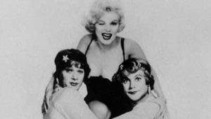 Fragment de la comèdia de Billy Wilder protagonitzada per Tony Curtis, Marilyn Monroe i Jack Lemmon.