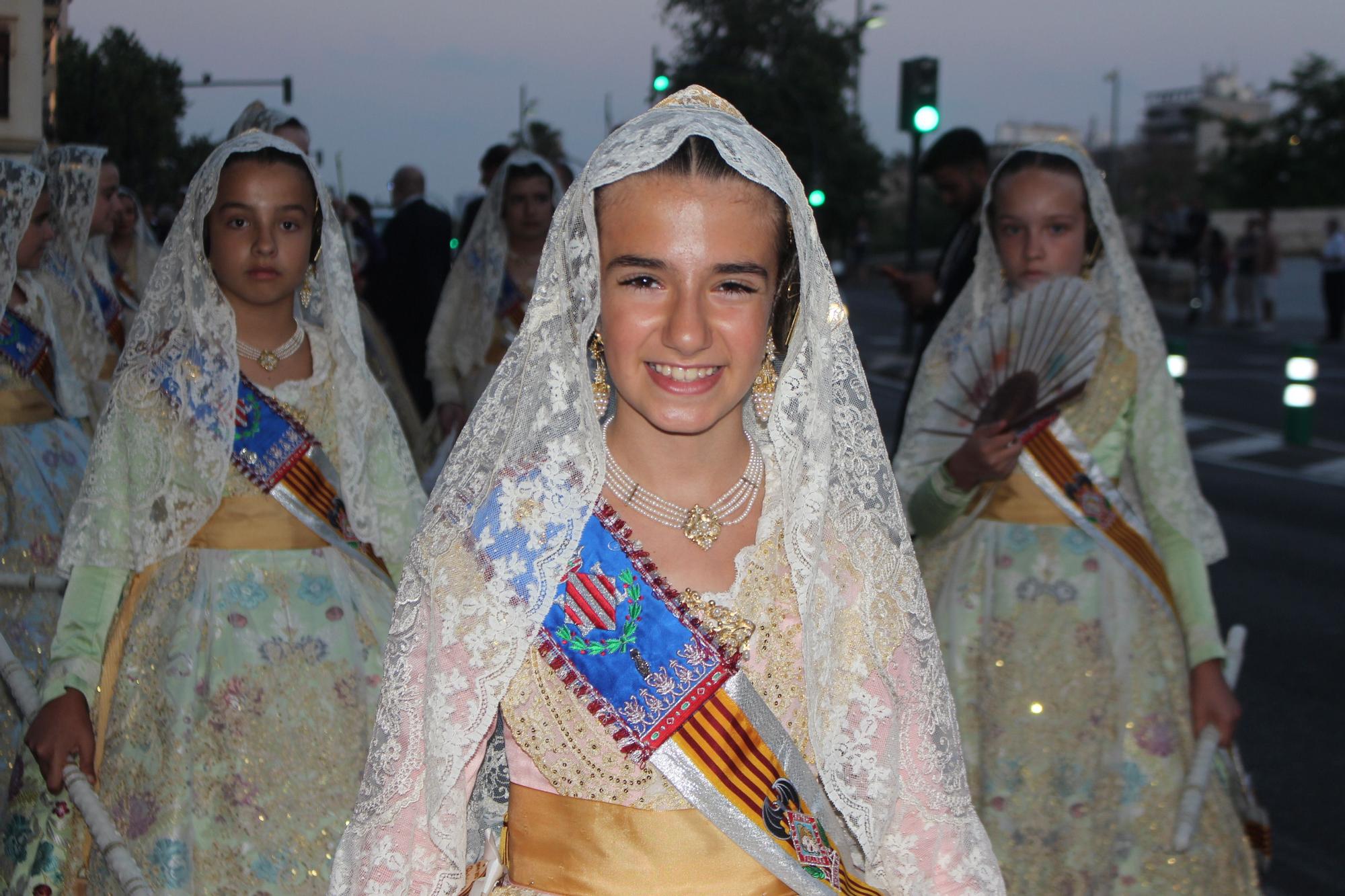 Carmen, Nerea, las cortes y las fallas de Zaidía acompañan al Cristo de la Fe