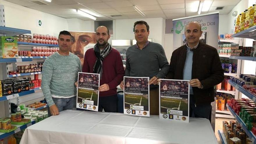 La cuadrilla de costaleros del Gran Poder recoge juguetes en un torneo solidario