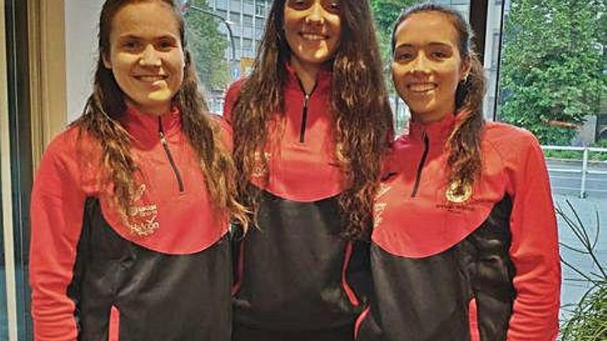 Mónica Castro, Iria Jarama y Ángela Vázquez, en Essen.