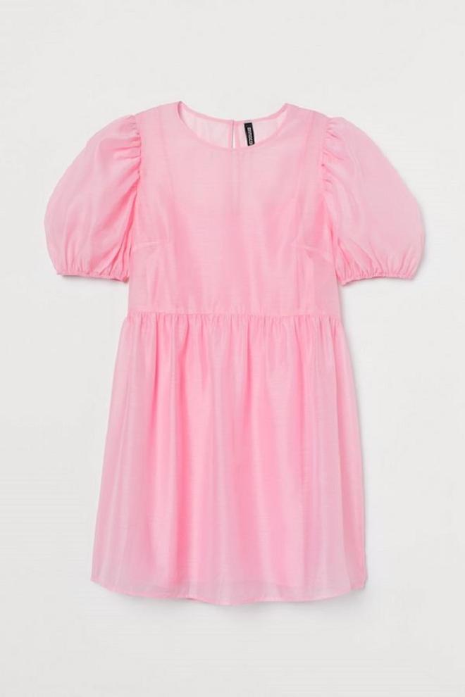 Vestido rosa pastel con mangas abullonadas, de H&M