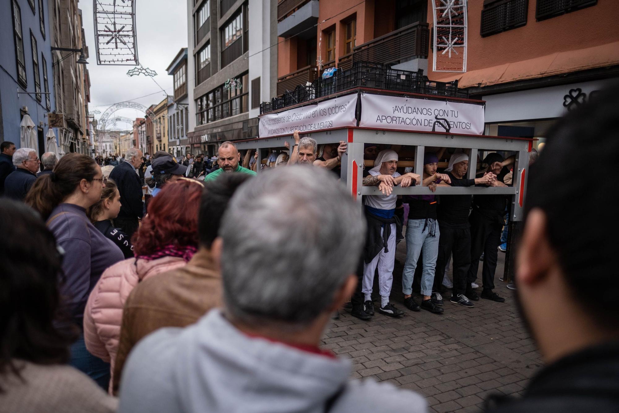 Desfile solidario en La Laguna