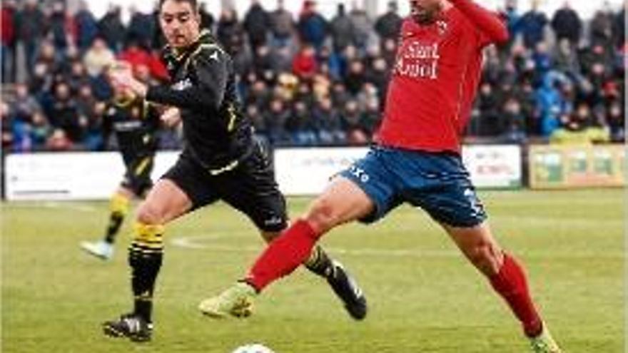 Carlos Martínez tornarà a buscar el gol que doni la victòria a l&#039;Olot.