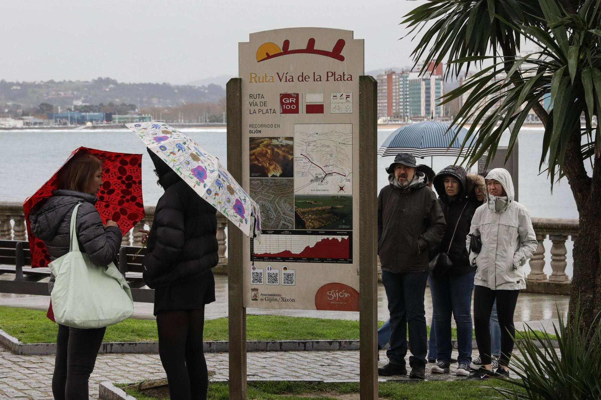 Los hoteles y restaurantes de Gijón comienzan a llenarse en Semana Santa (en imágenes)