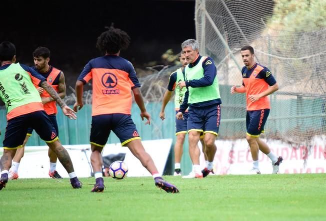 Entrenamiento UD Las Palmas en Barranco Seco ...