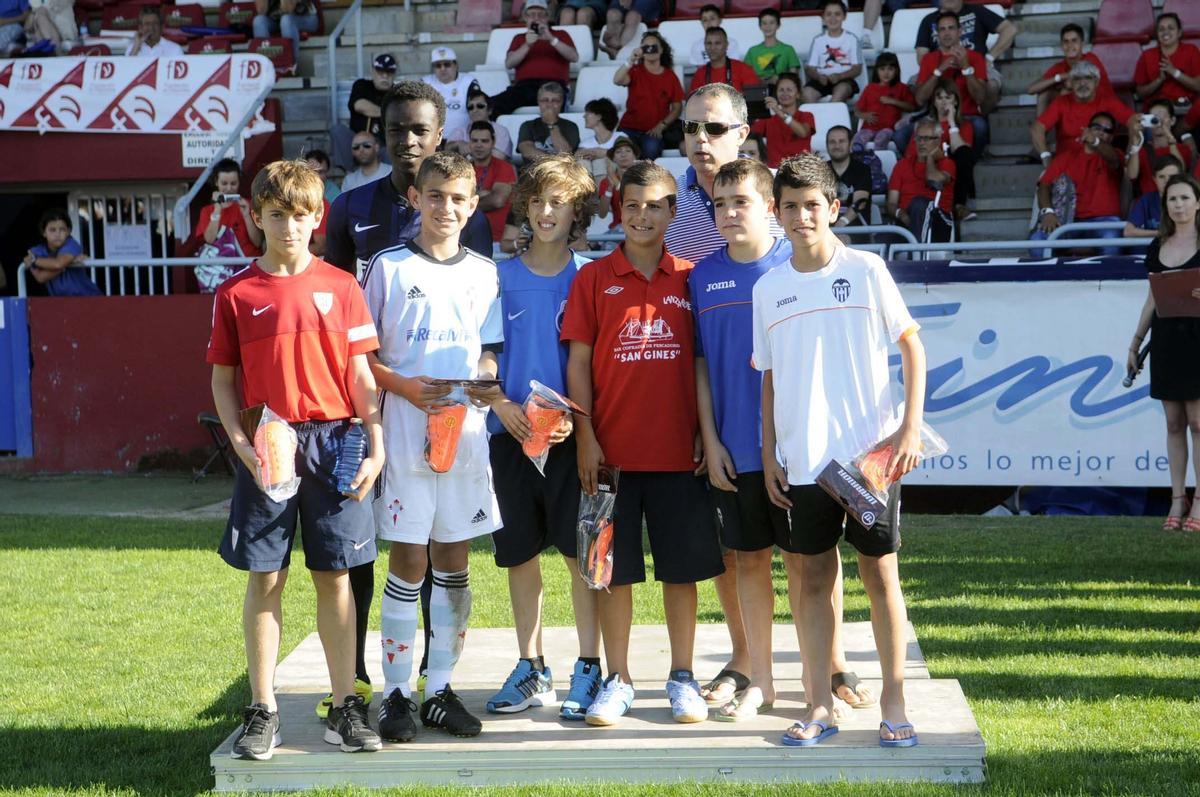 Silva, cuarto por la izquierda, fue elegido en el 7 ideal de la edición de 2014.