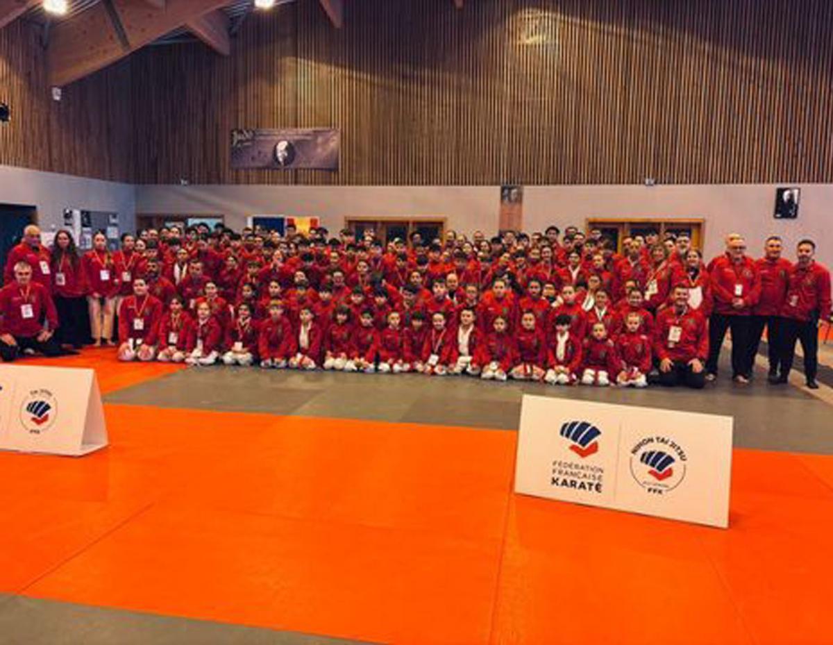 La selección española de nihon tai-jitsu. |