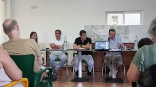 Robert Raga recorre las urbanizaciones y barrios de Riba-roja con su programa Espai Obert