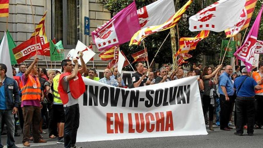 Treballadors de Solvay manifestant-se a Barcelona, en una imatge d&#039;arxiu