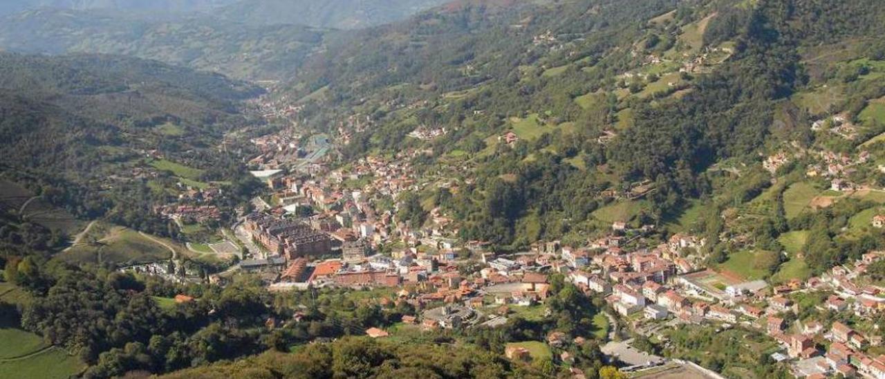 Vista aérea del valle de Turón.