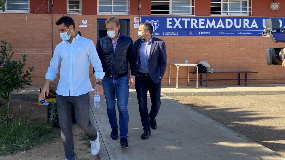 Germán Rojas, Diego Rivas y Ángel Rodríguez, de AFE, en la ciudad deportiva de Almendralejo