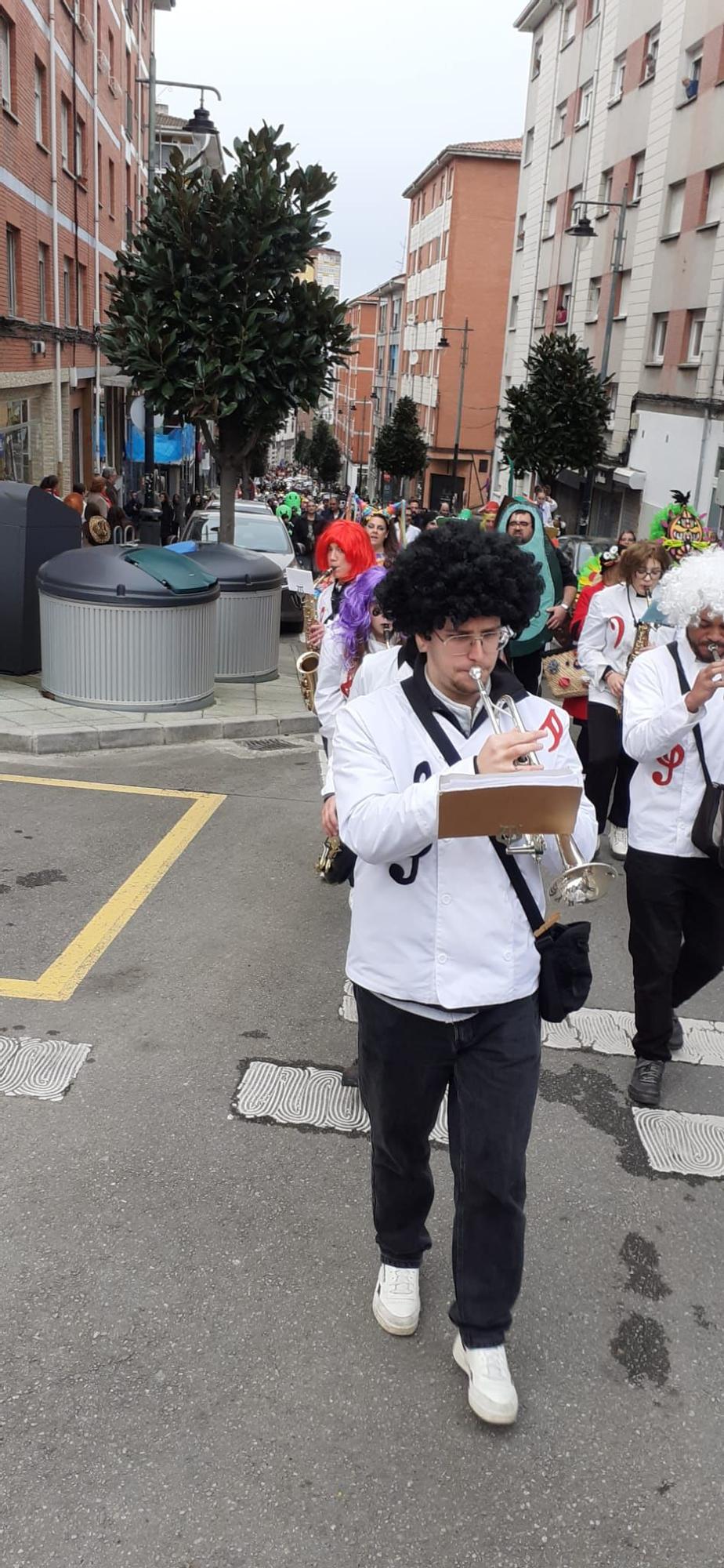 EN IMÁGENES: El desfile de Antroxu y el concurso en El Llar de Las Vegas