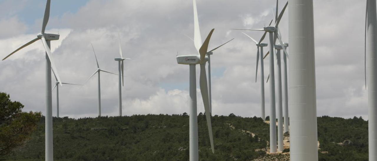 Parque eólico de Acciona en Enguera.