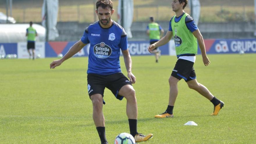 Adrián, en un entrenamiento del Deportivo.