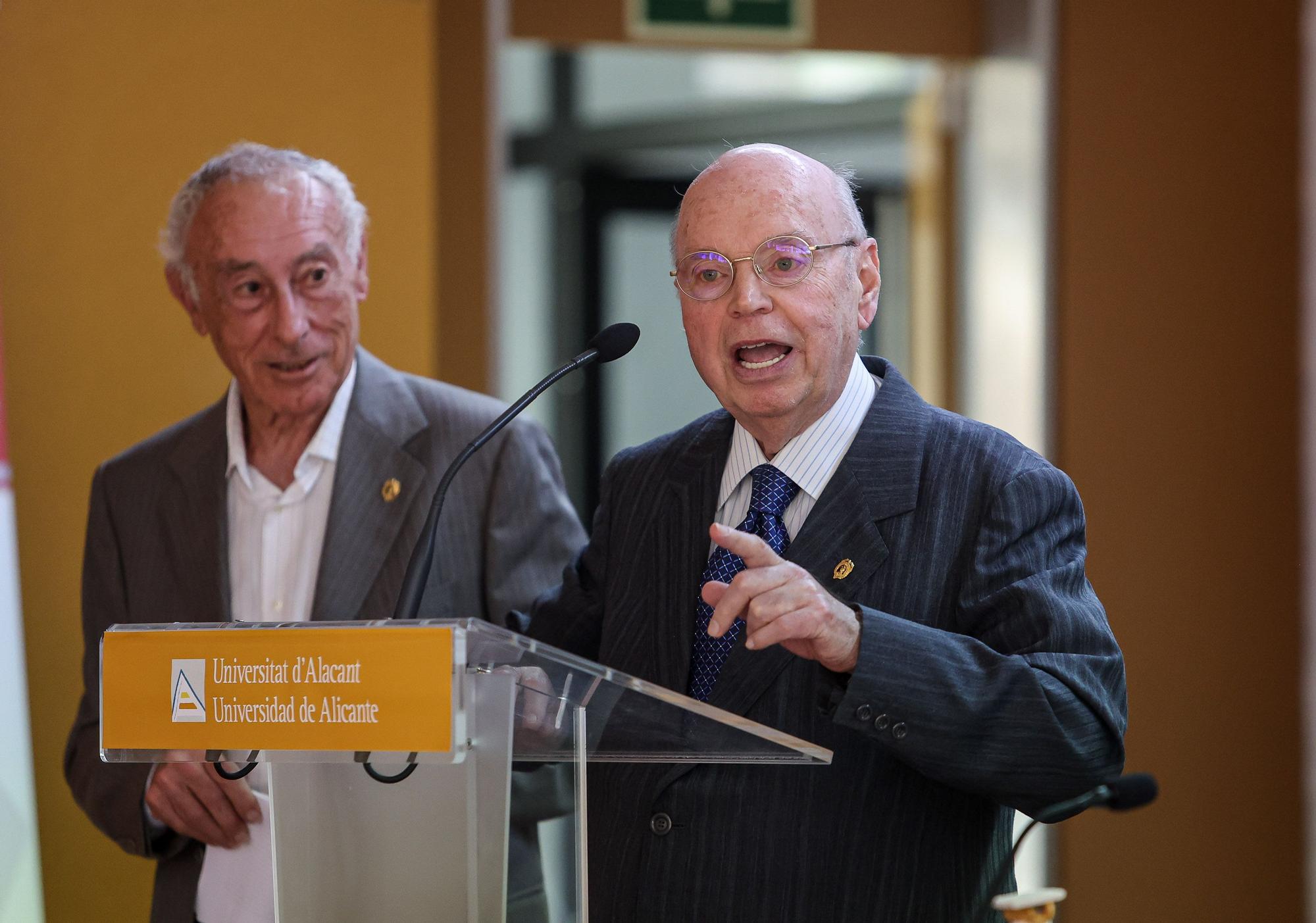 El Colegio de Docentes y Licenciados conmemora sus 80 años en Alicante