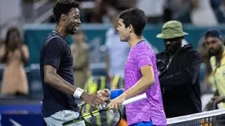 Alcaraz pasa a octavos en Miami superando a un Monfils con problemas físicos