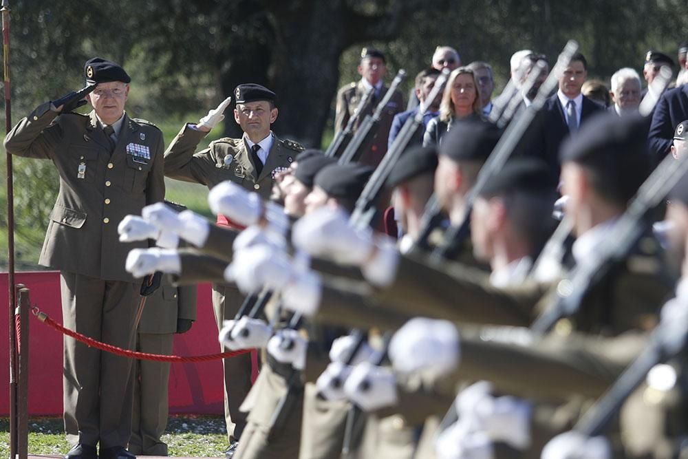 El general Ignacio Olazábal recibe el mando de la BRI X