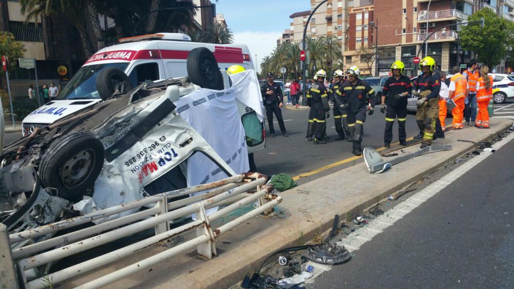 Una mujer muere en un aparatoso choque con un conductor ebrio en València