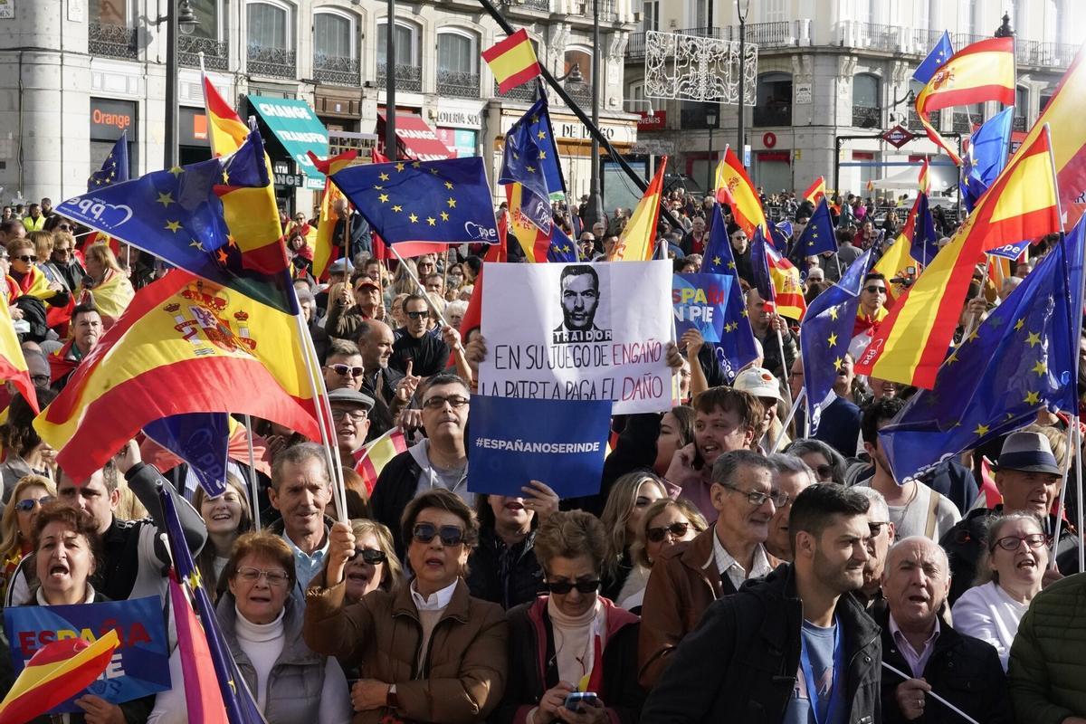 Manifestaciones en ciudades de toda España tras el acuerdo del PSOE y Junts