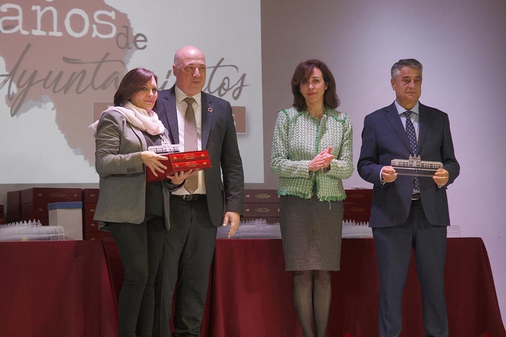 La Diputación rinde homenaje a los alcaldes y concejales de la Democracia