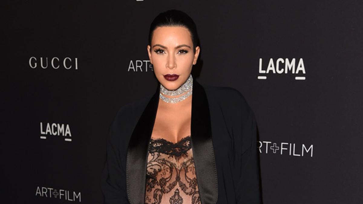 Kim Kardashian se rinde al choker, el accesorio de moda