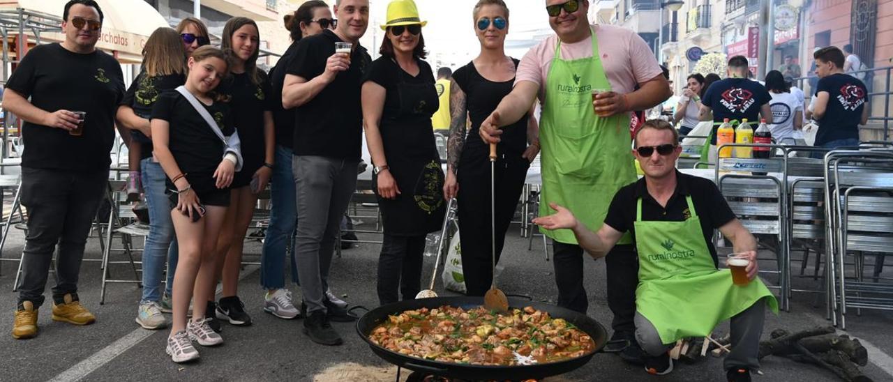 Los peñistas han disfrutado al máximo del recuperado concurso de paellas de las fiestas de Sant Pasqual en Vila-real.