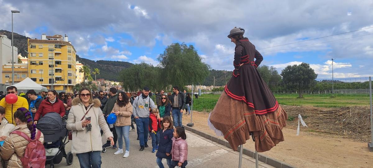La Fúmiga ompli de famílies el Festivernet de Tavernes de la Valldigna La Fúmiga ompli de famílies el Festivernet de Tavernes de la Valldigna