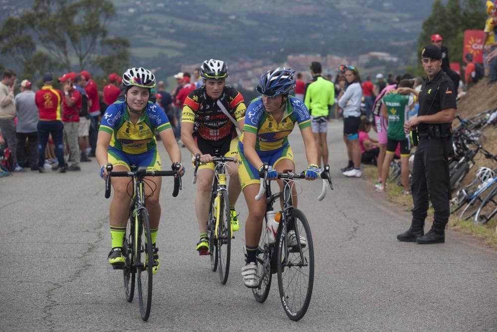 Ambientazo ciclista en el Naranco