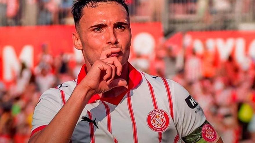 El Girona no tiene ninguna prisa en vender a Arnau Martínez al Valencia CF: titular y capitán contra el Sabadell