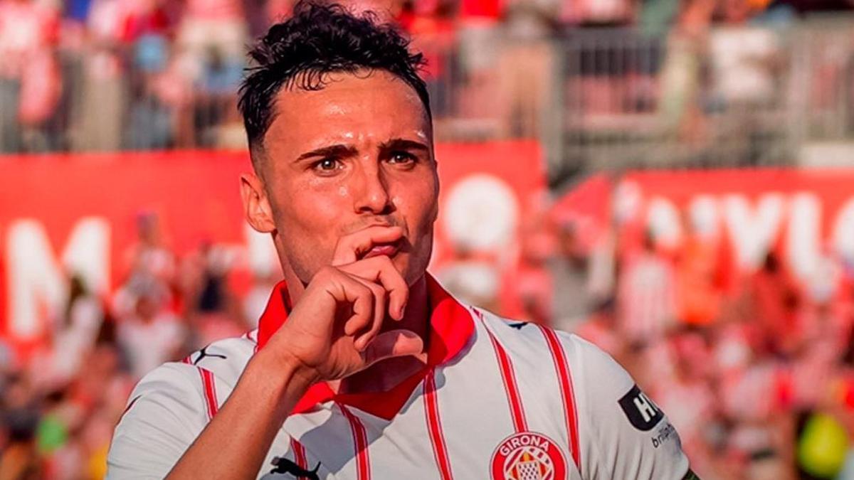 El Valencia CF aprieta por Arnau Martínez