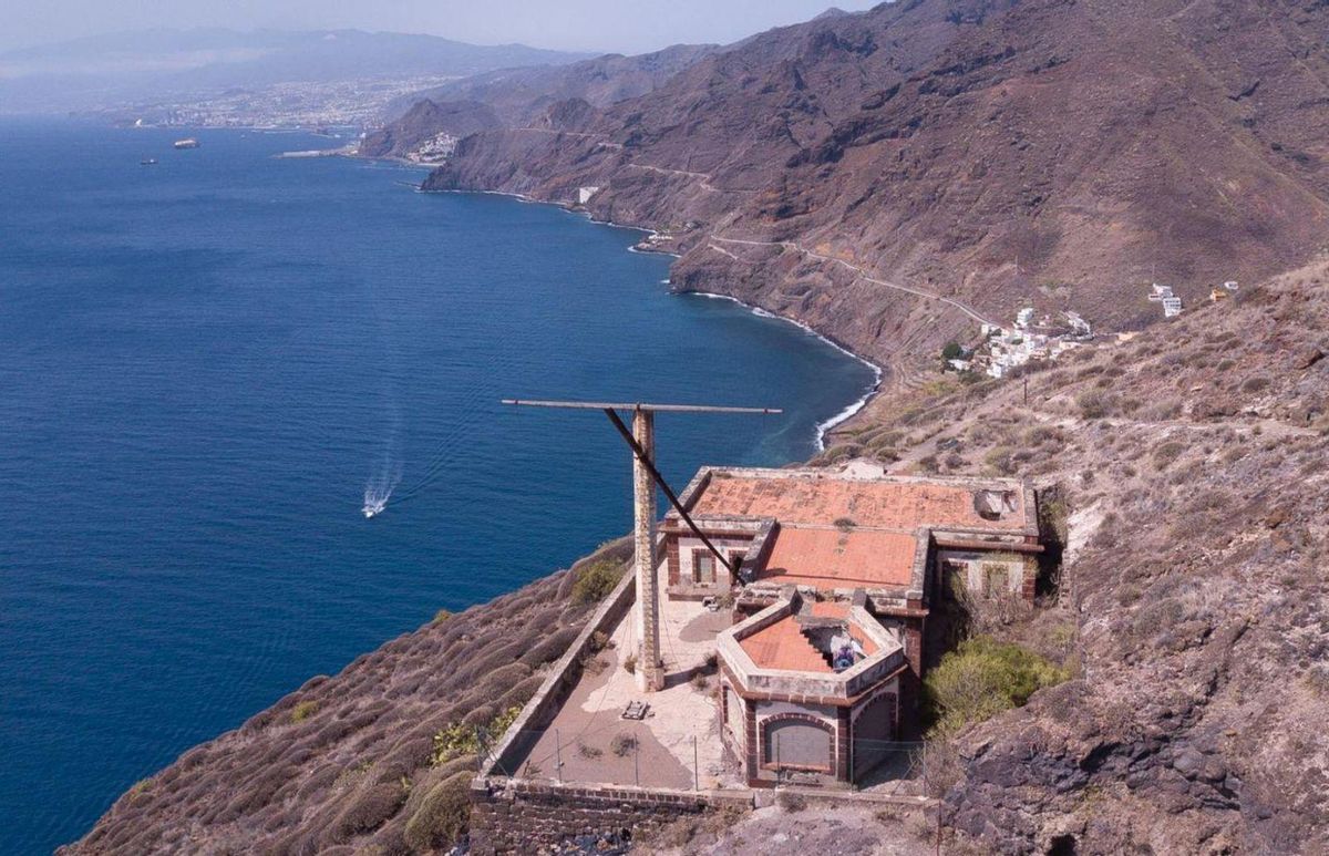Santa Cruz vista desde el Semáforo de Igueste de San Andrés. | | E.D.