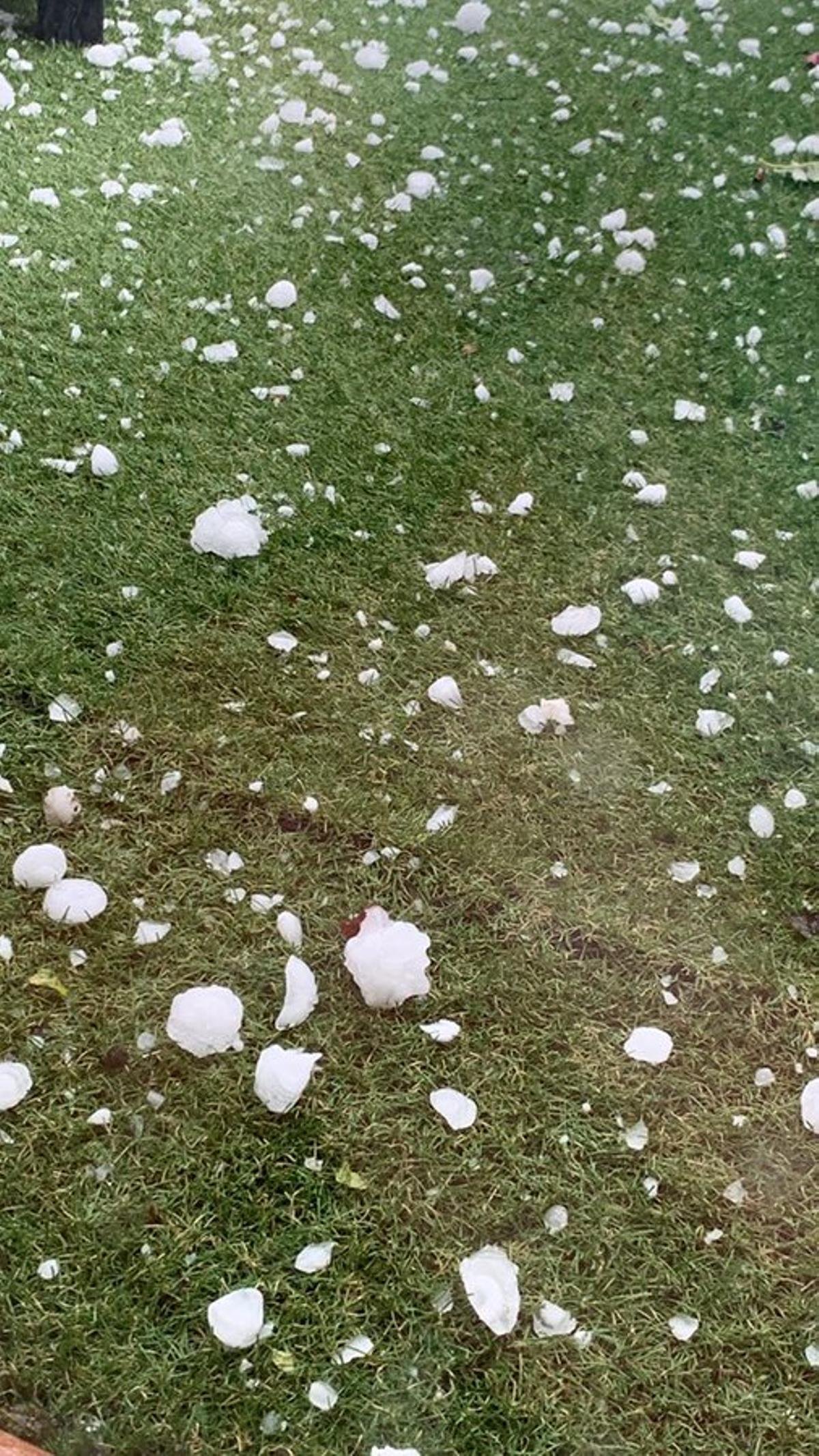 El temporal deixa calamarsa a la comarca d’Osona