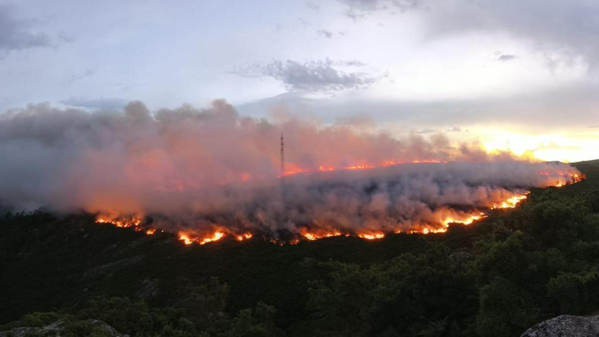 Imagen aérea de un incendio.