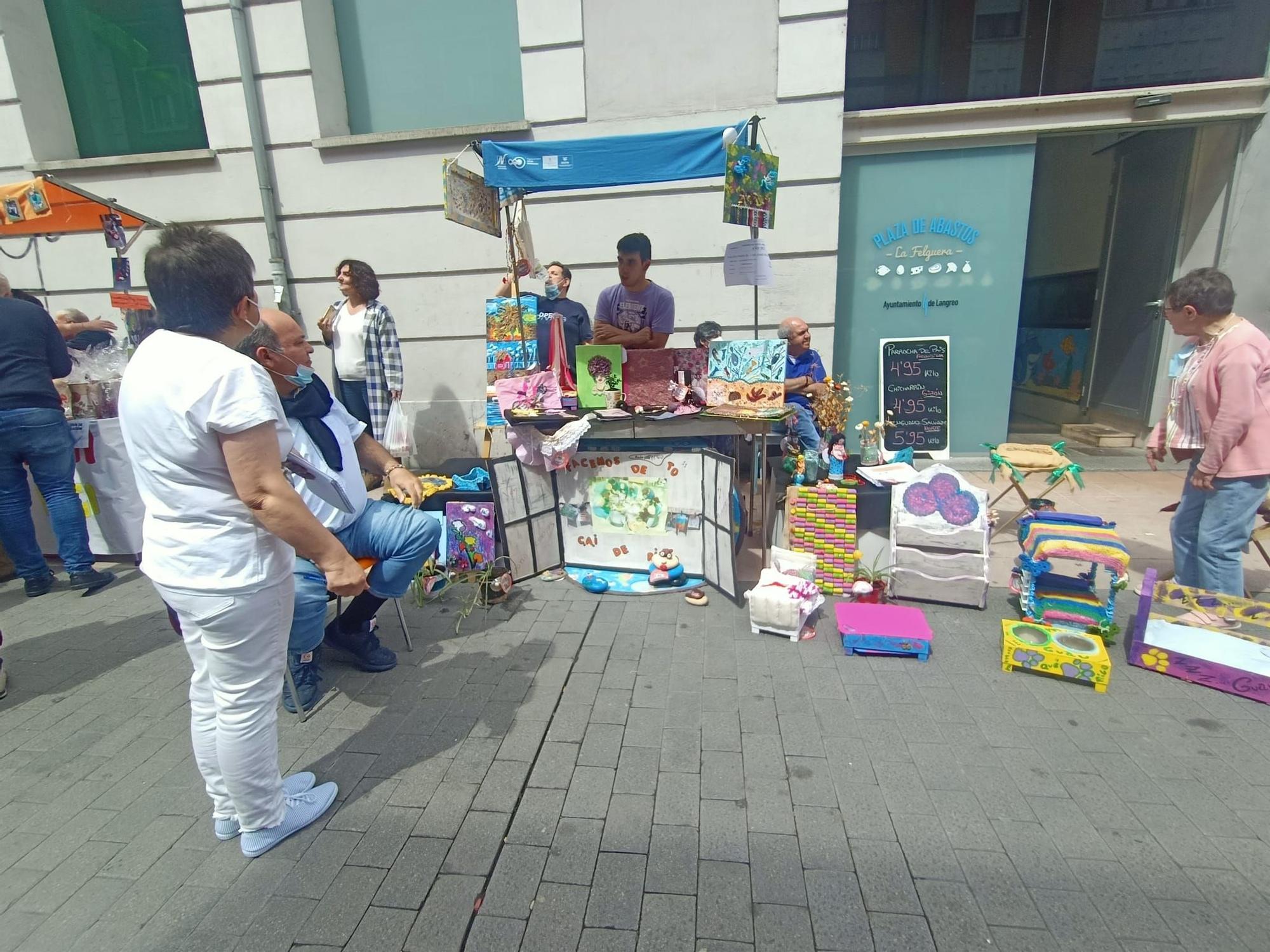 Mercado de cooperativas y asociaciones educativas de Langreo