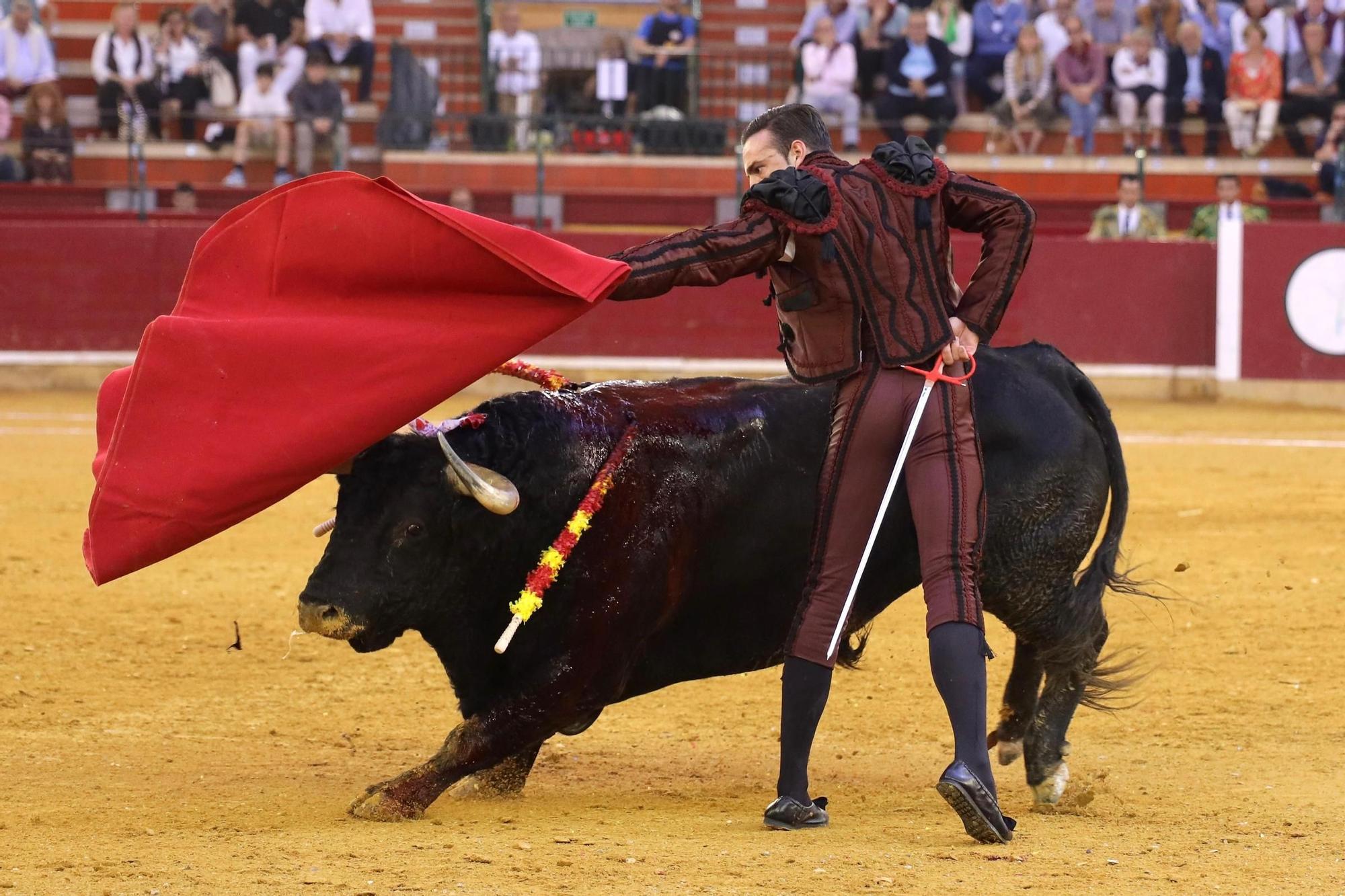 En imágenes | Corrida de toros goyesca en la plaza de toros de Zaragoza