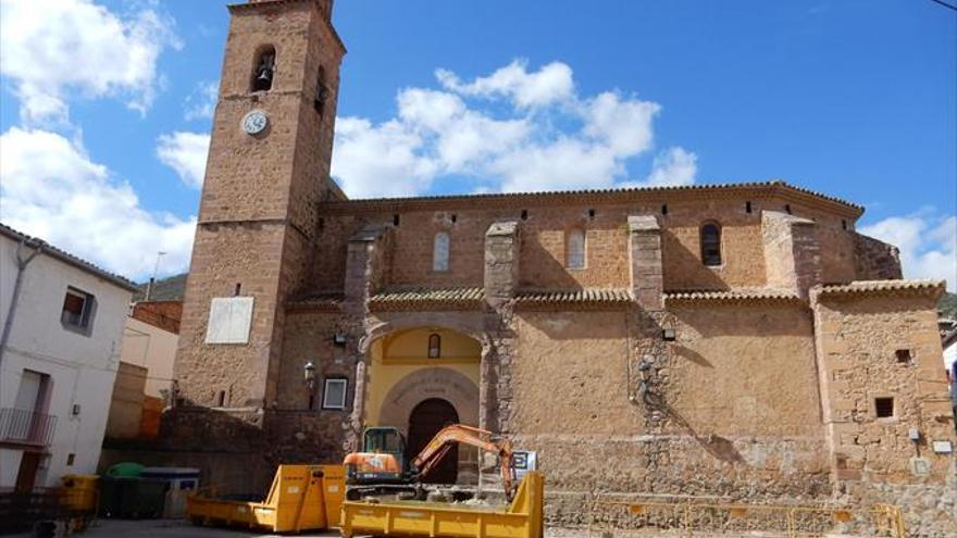 Empieza la renovación de la plaza de la Iglesia