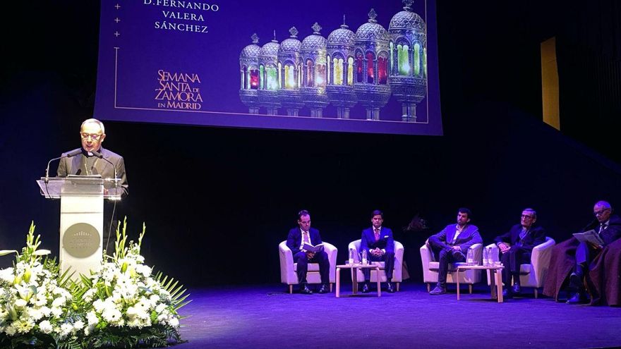 El obispo de Zamora: &quot;La Pasión nutre de identidad y de fuerza a una tierra olvidada&quot;
