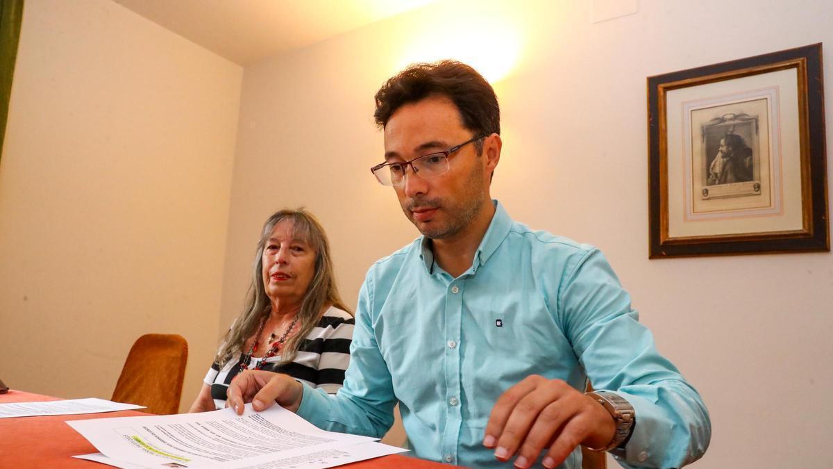 Abal excusó su ausencia a consecuencia de un entierro.