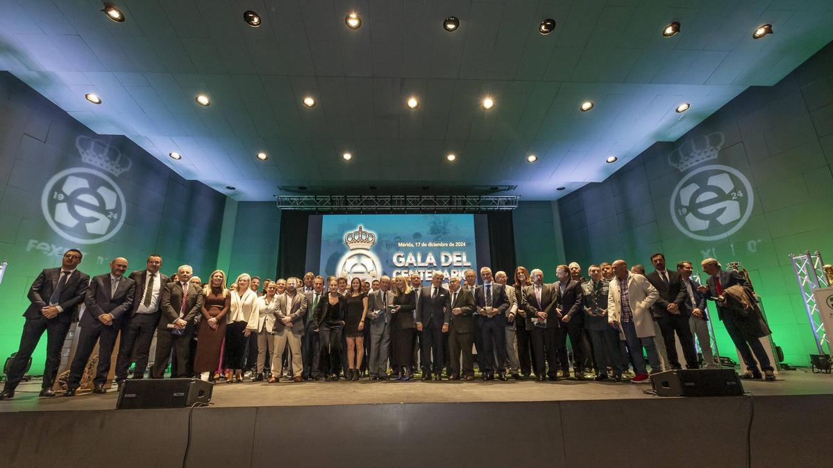 Las imágenes de la Gala Centenario de la Federación Extremeña de Fútbol