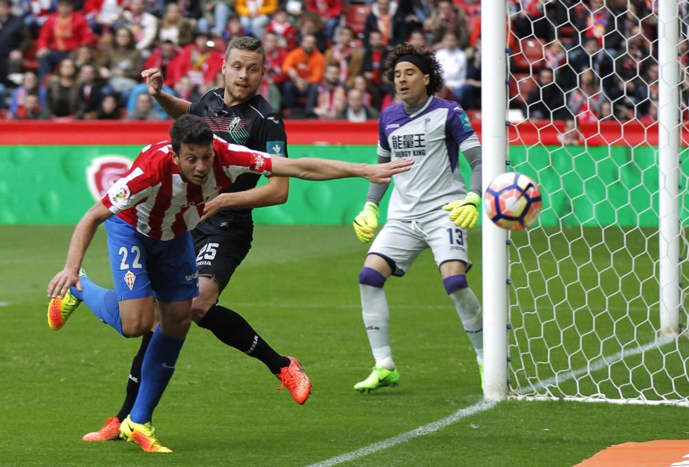 El partido entre el Sporting y el Granada, en imágenes