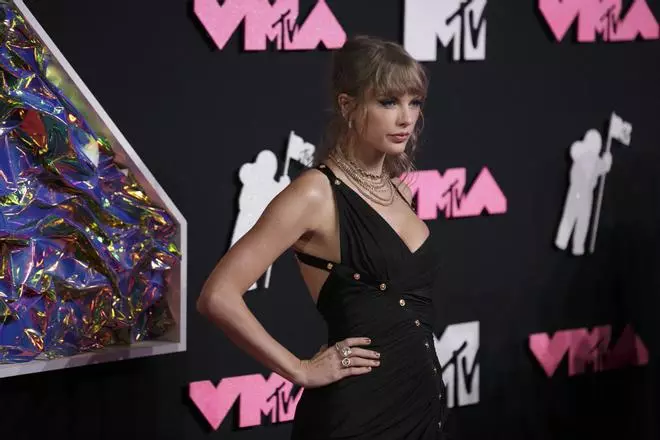 Los 'MTV Music Video Awards' disfrutan de una alfombra roja muy latina