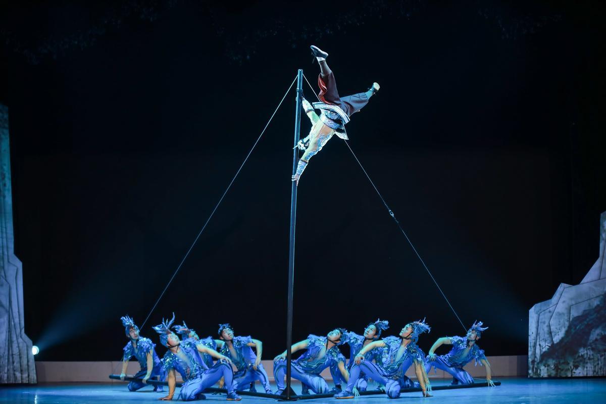 El Gran Circo Acrobático de China regresa con su último espectáculo en gira.