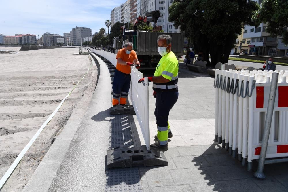 A Coruña comienza el vallado de las playas