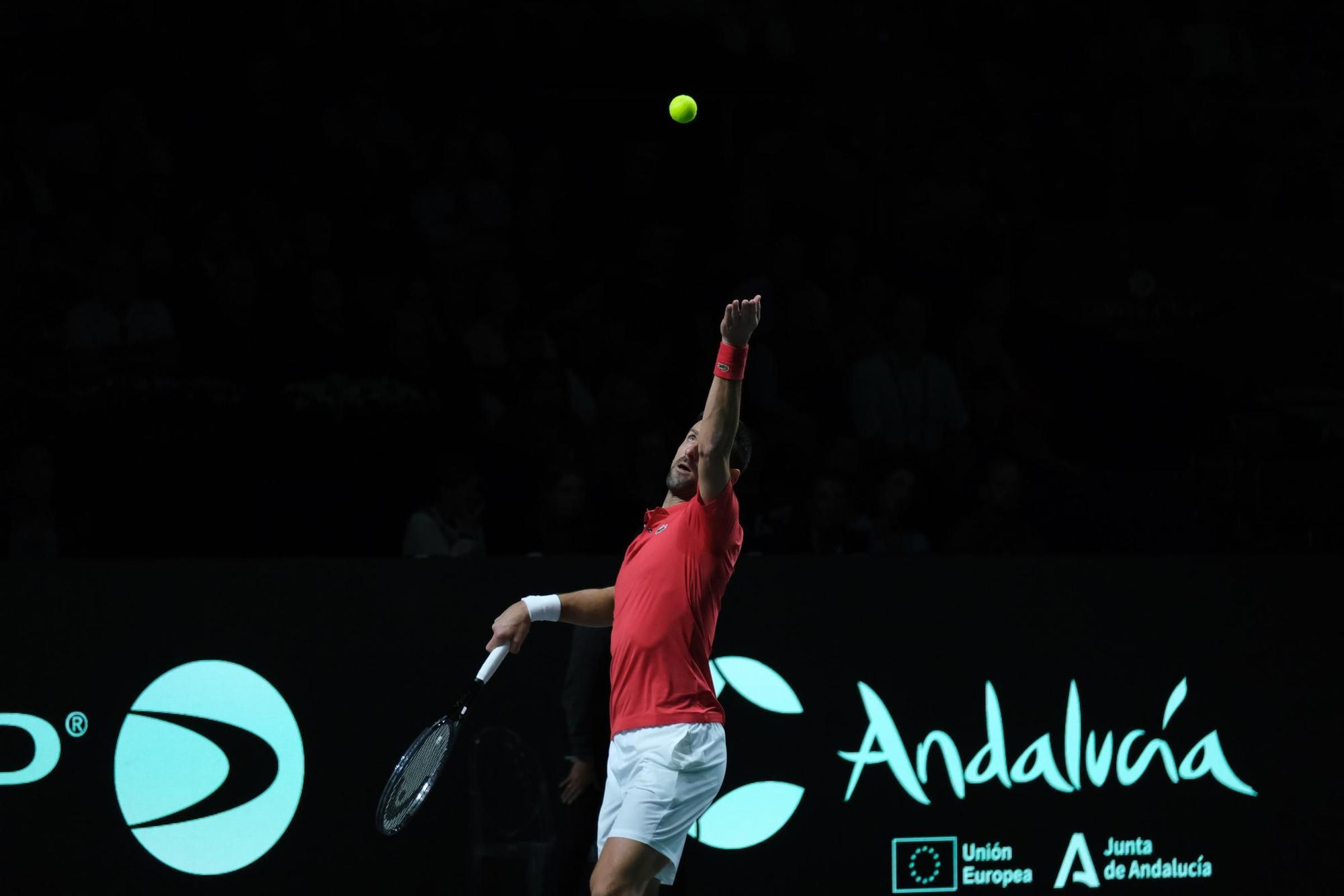 El partido de Sinner y Djokovic de la segunda semifinal de la Copa Davis entre Italia y Serbia en el Carpena