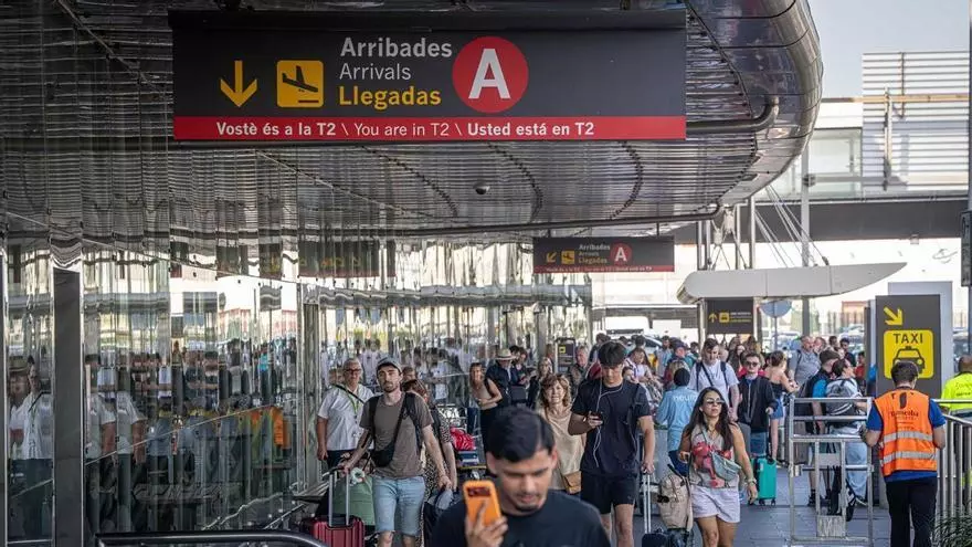 Aena invertirá 153 millones para transformar y "coser" la T2 del aeropuerto de Barcelona-El Prat